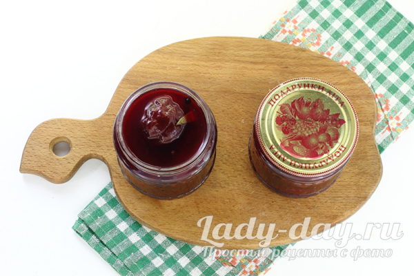 сливы в банках