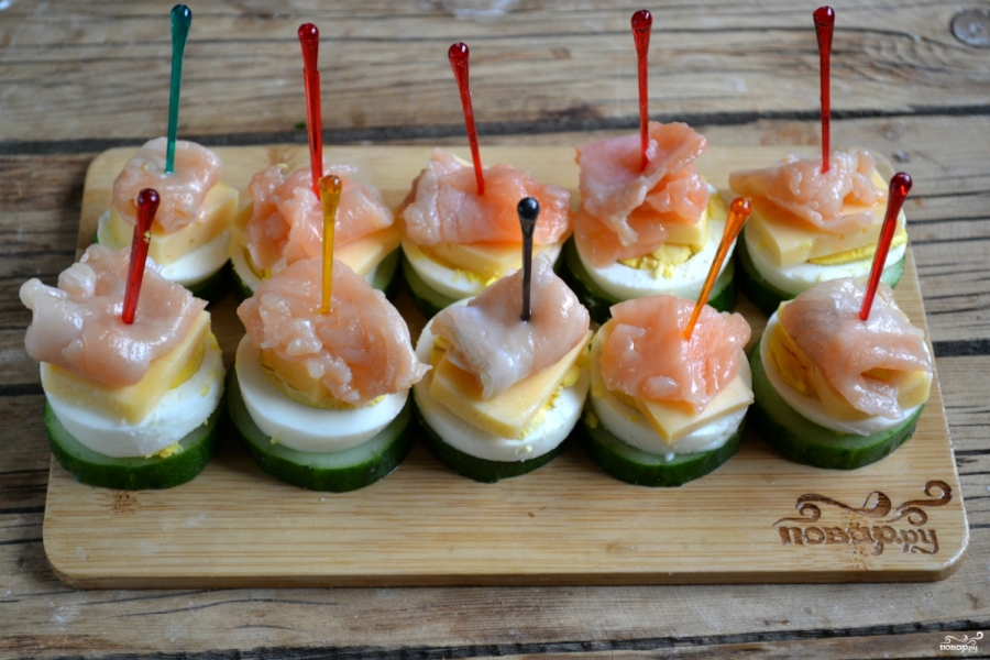 Канапе с красной рыбой