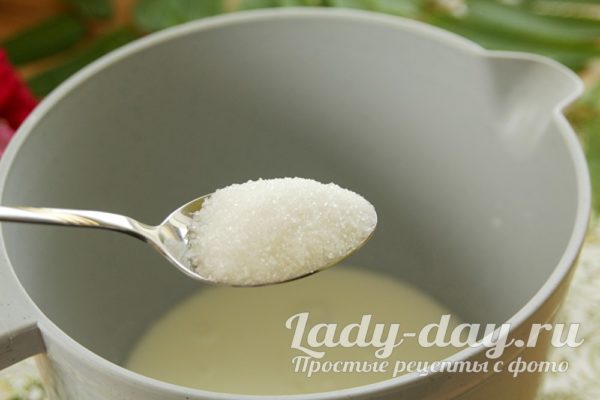 добавляем сахар