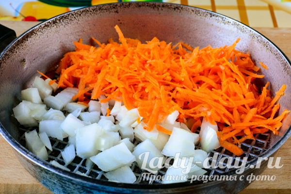 обжарка лука и моркови