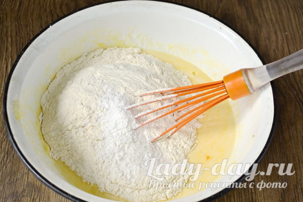 добавим муку