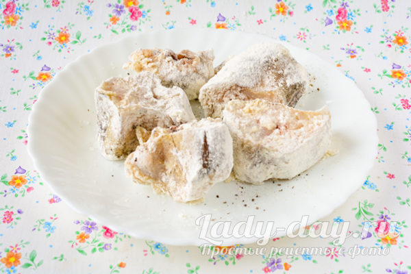 панируем рыбу