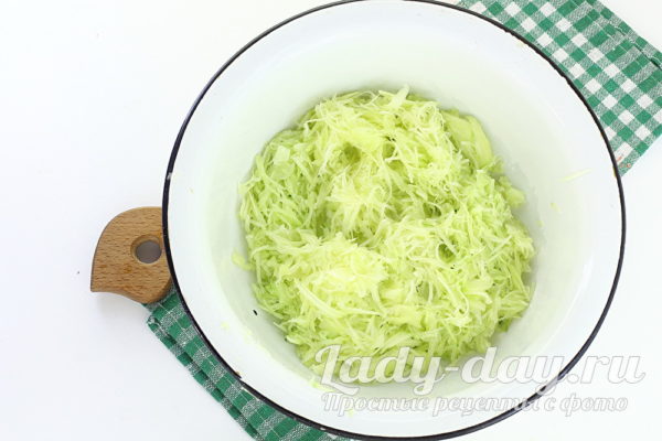 натереть кабачок