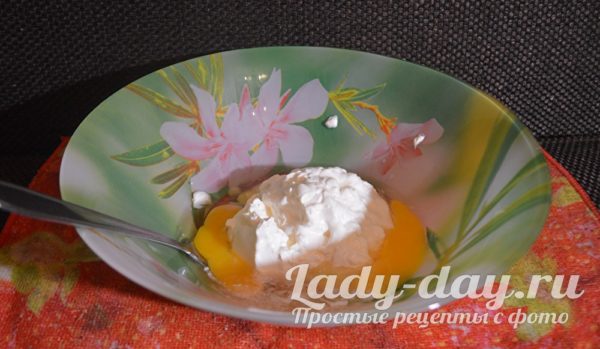 сметана и яйца