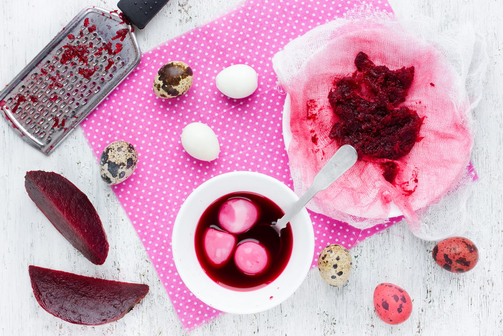 Окрашивание яиц свеклой