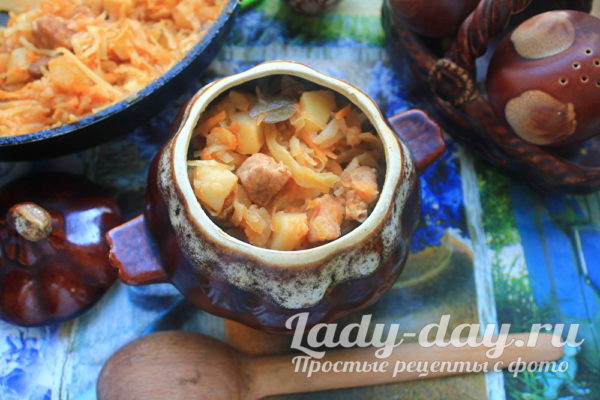 тушеная картошка с мясом и капустой