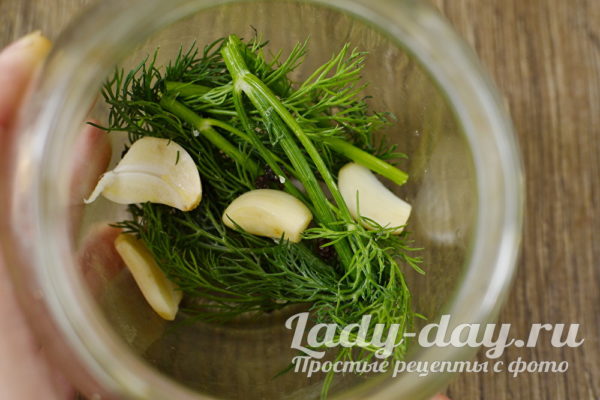 Выкладываем в банку