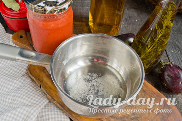 вода в кастрюле