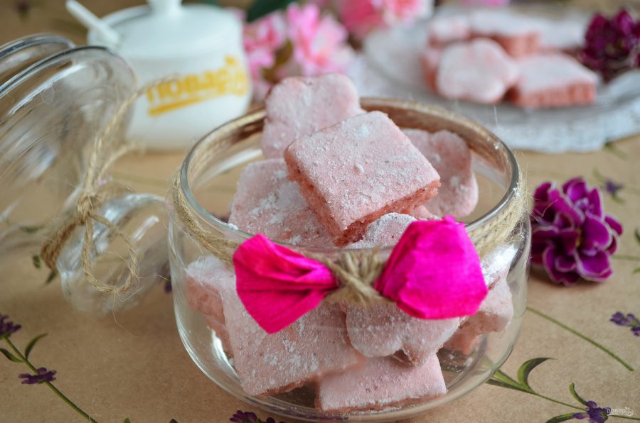 Воздушный десерт из клубники