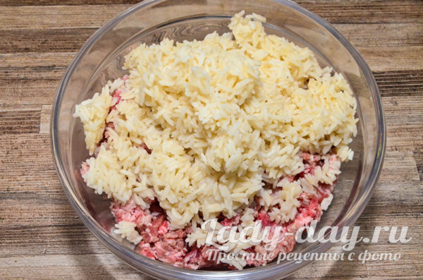 добавить рис к фаршу