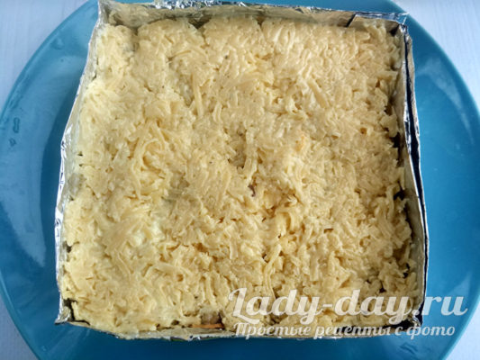 посыпать сыром