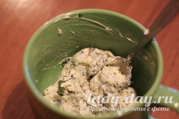 масло с чесноком и зеленью