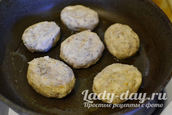 котлеты на сковороде