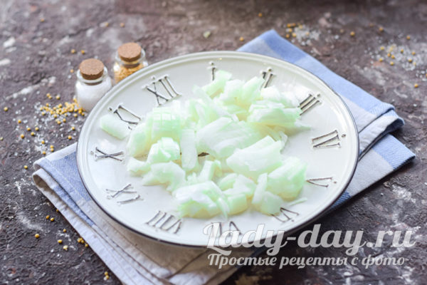 покрошить лук