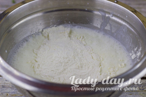 Всыпать муку