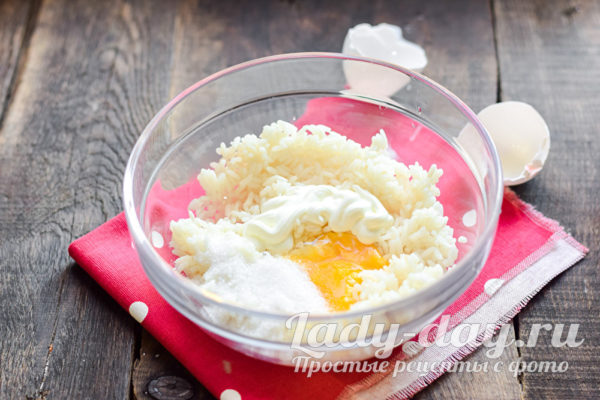 добавить сметану