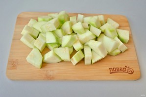 Салат из кабачков и огурцов - фото шаг 2