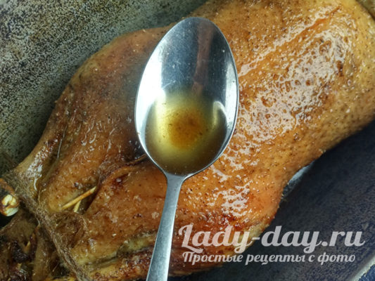 поливать жиром