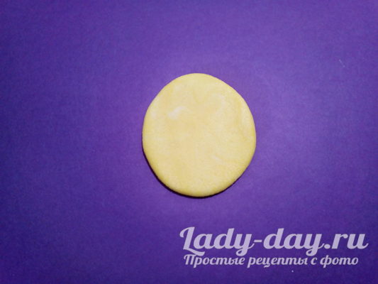 раскатываем тесто