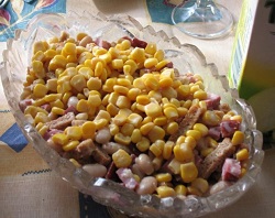 Как быстро и вкусно приготовить салат с фасолью