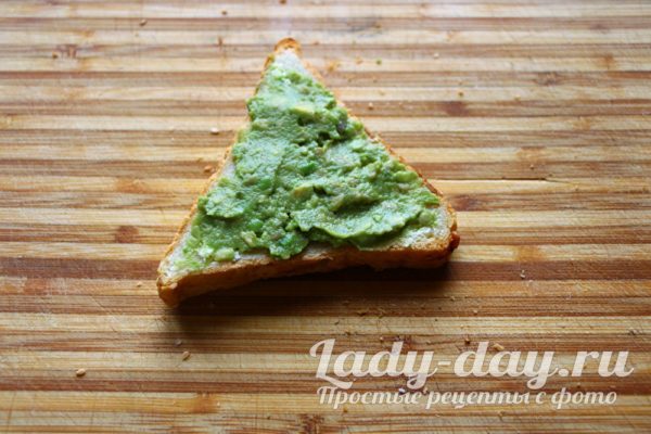 хлеб с авокадо