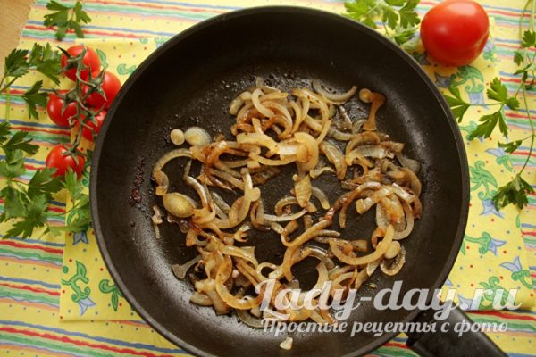 Обжарить лук