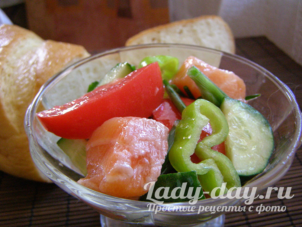 Салат с малосольной семгой, рецепт с фото 