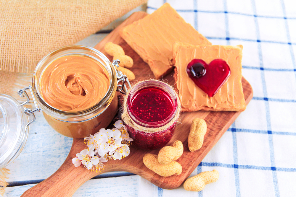 Сэндвич из США с джемом и арахисовой пастой