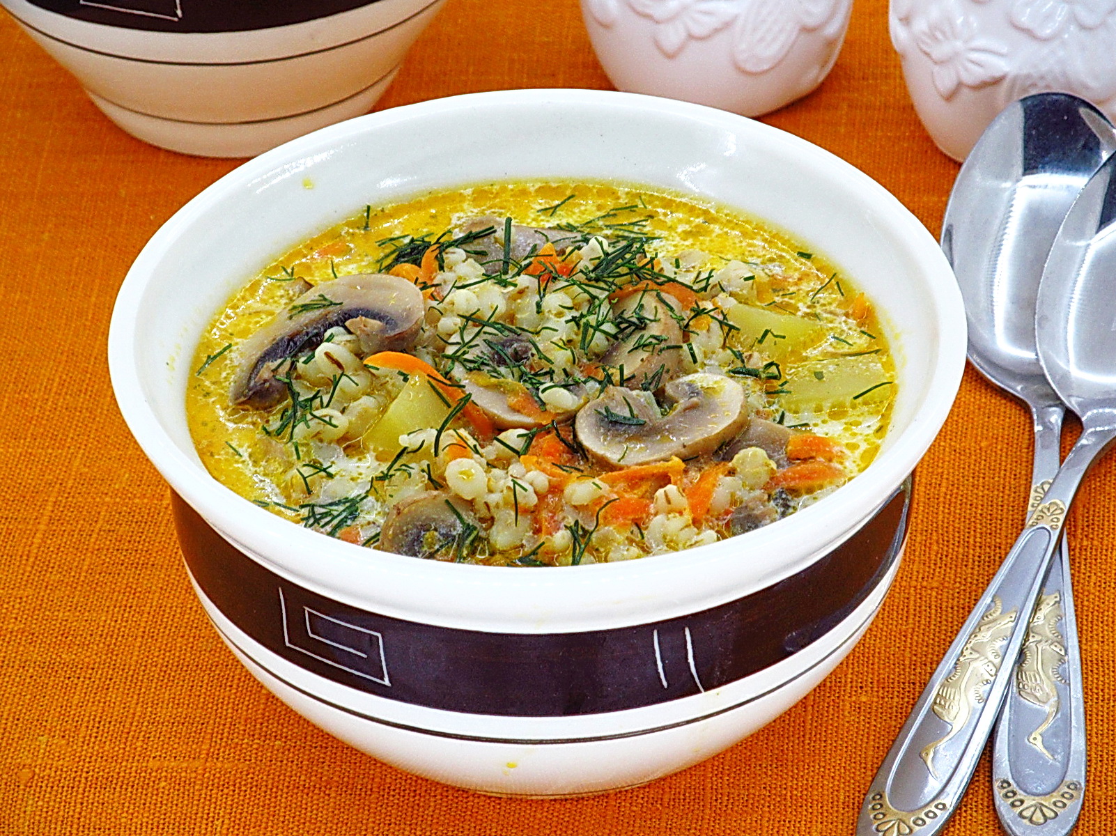 Сливочный грибной суп с перловкой