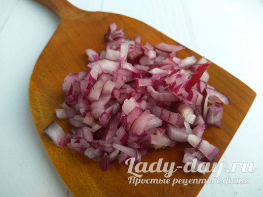 покрошить лук