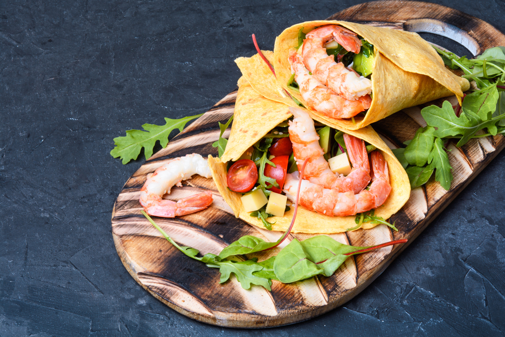 Ролл с креветками в лаваше