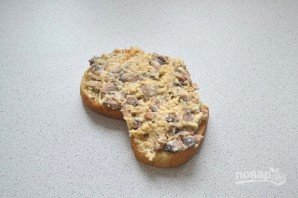 Горячие бутерброды с шампиньонами и сыром - фото шаг 7