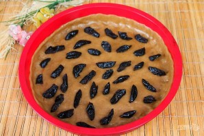 Карамельный творожник с черносливом - фото шаг 7