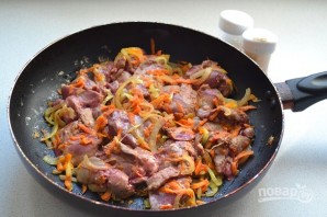 Куриная печень в томатном соусе - фото шаг 8