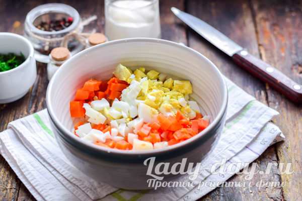 добавить яйца