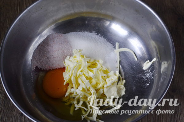 добавить яйцо, сахар, соль, кисель