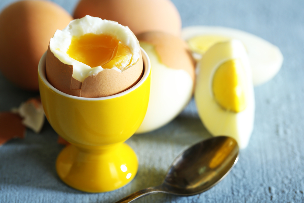 Правильно приготовленное яйцо с жидким желтком