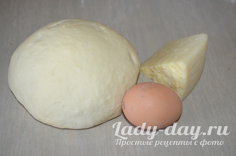 тесто, яйцо и сыр