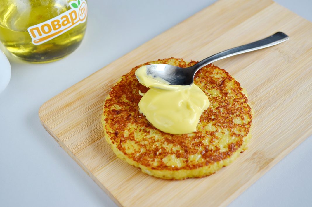 Сборка картофельного сэндвича, шаг 1 