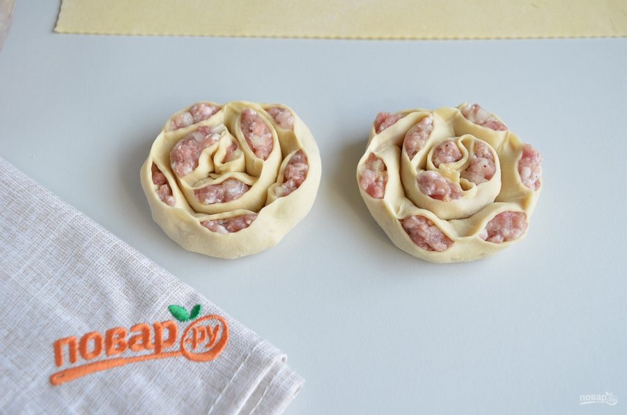 Лепка мантов в форме розочек, шаг 3