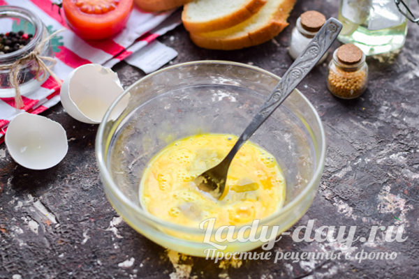 взбить яйцо