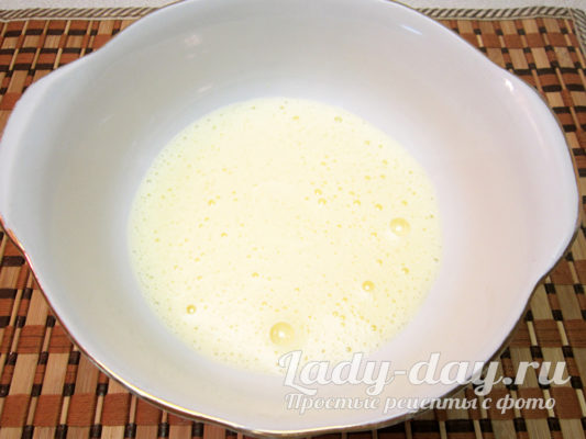 взбить яйца