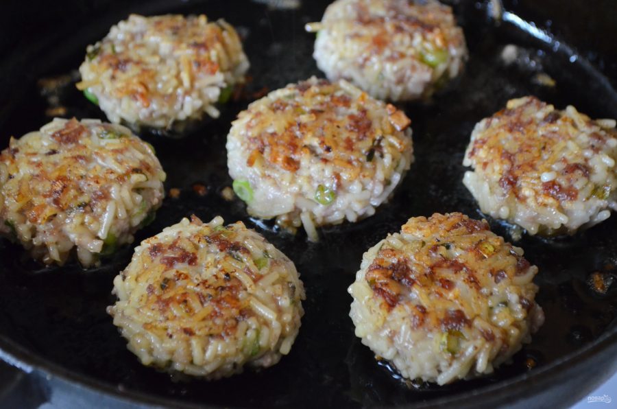 Оладушки из фарша и спагетти