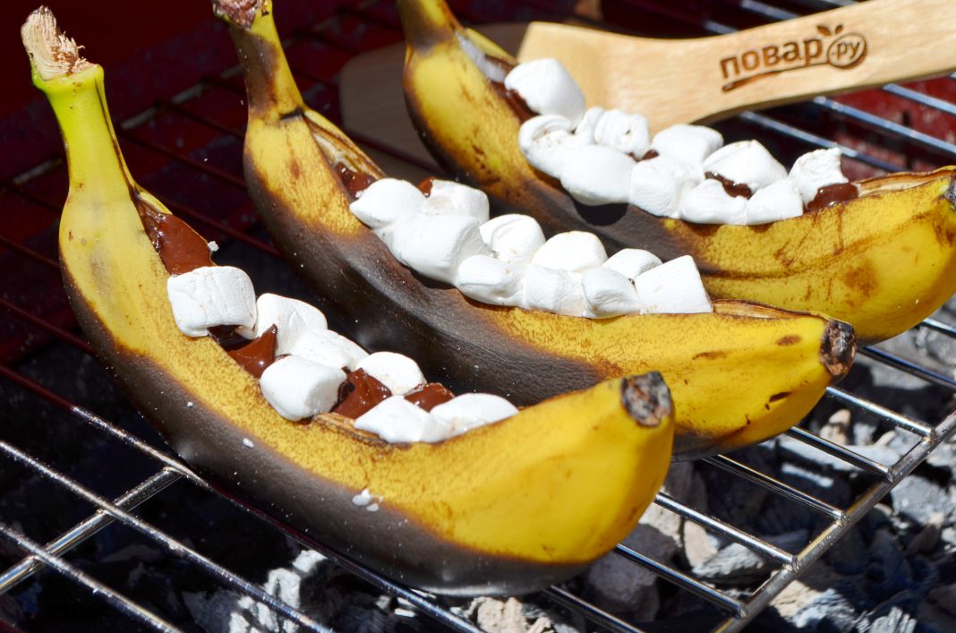Запеченные бананы, шаг 4: запеченные на гриле бананы готовы 