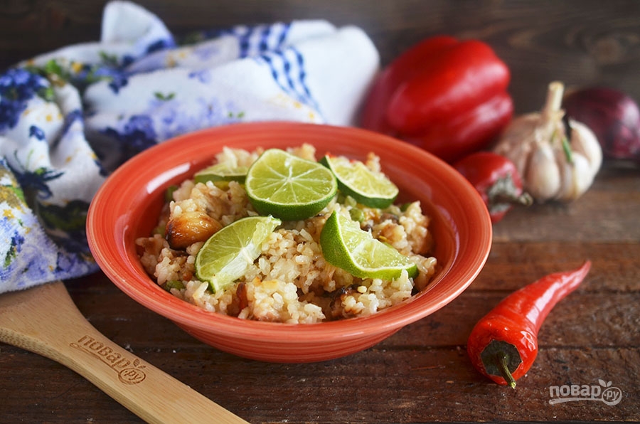 Паэлья с цыпленком и чорризо