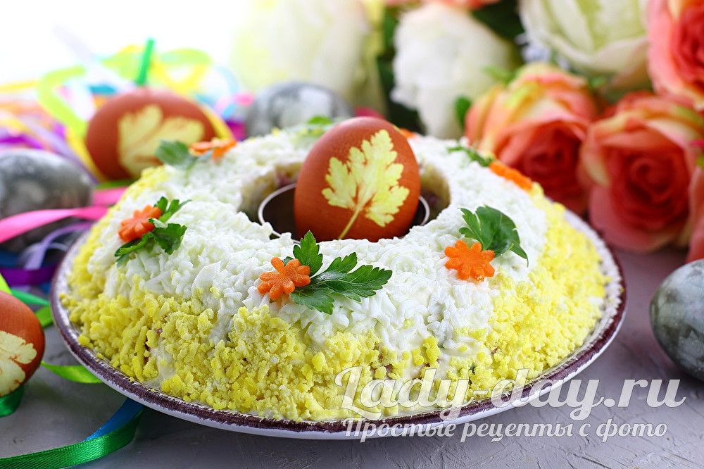 Салат «Пасхальный венок» фото