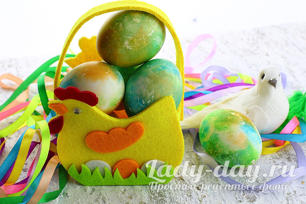 Как покрасить яйца 