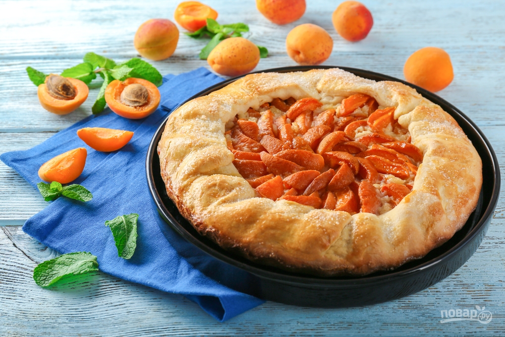 Открытый пирог с абрикосами