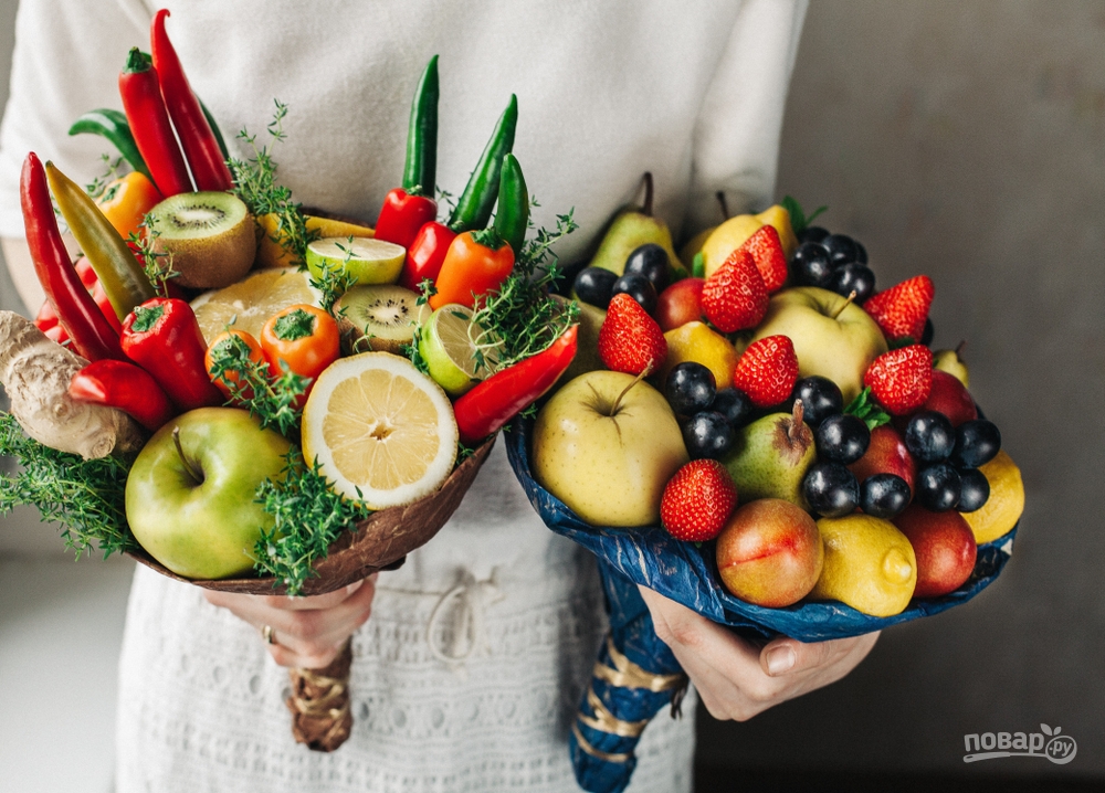 Съедобный букет из фруктов, овощей, ягод