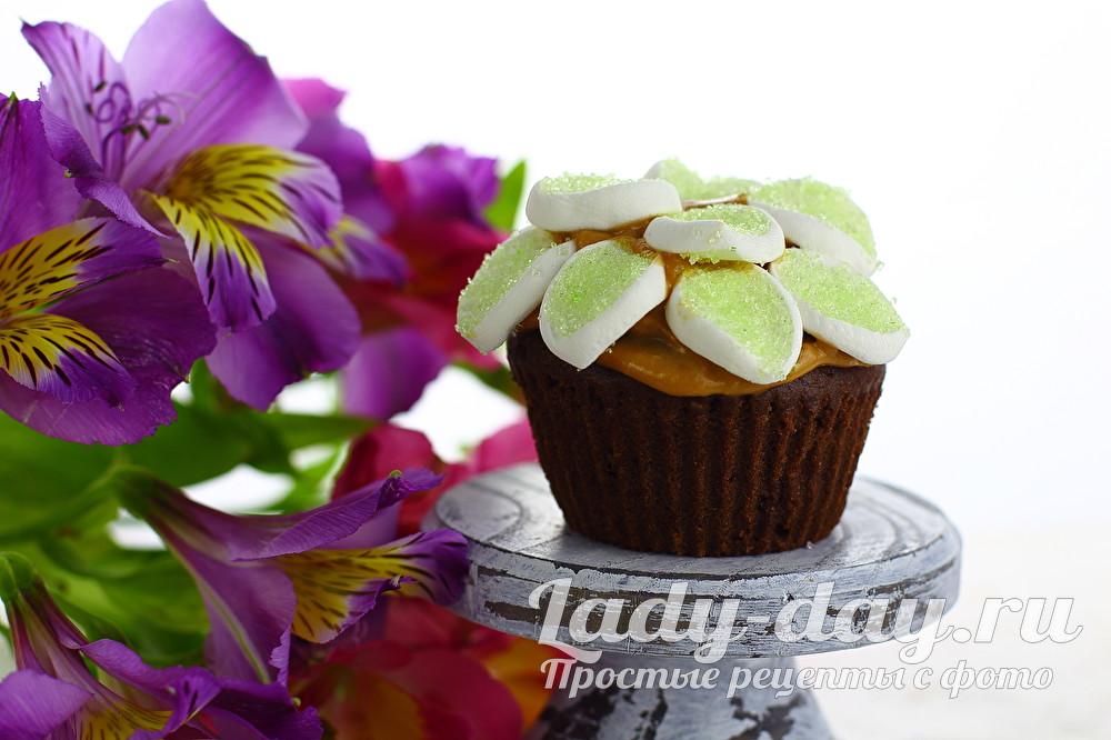 Маффины на кефире с вишней